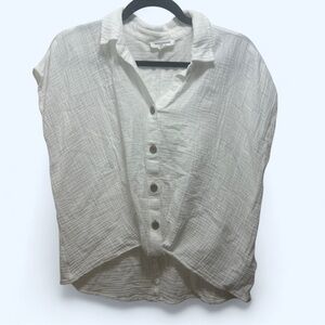 BeachLunchLounge White Button-Up Blouse